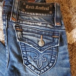 LIKE NEW ROCK REVIVAL JEANS 25×32